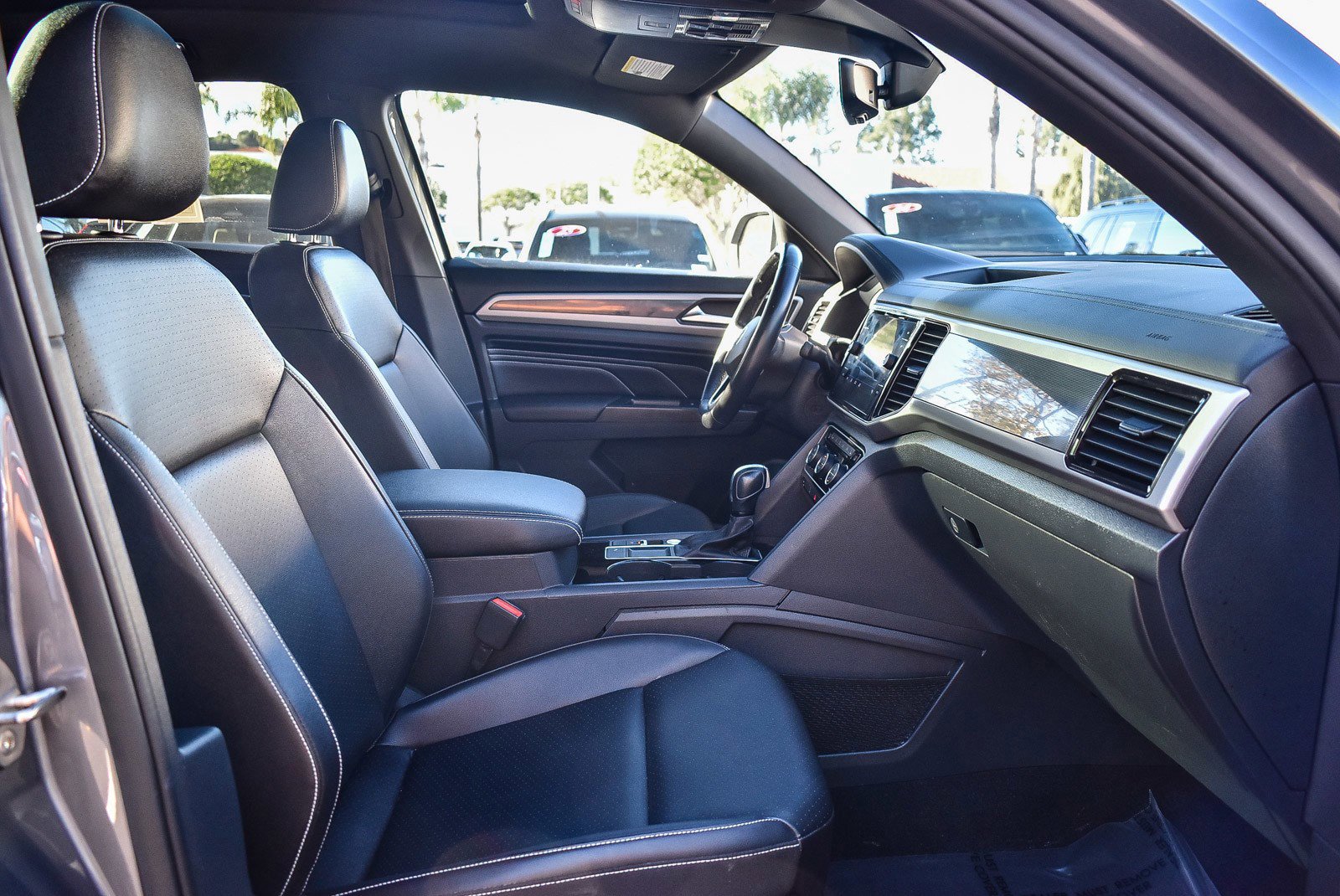 Used 2020 Volkswagen Atlas Cross Sport SEL image 17