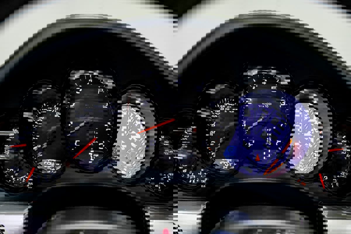 Used 2017 Porsche 911 Carrera image 18