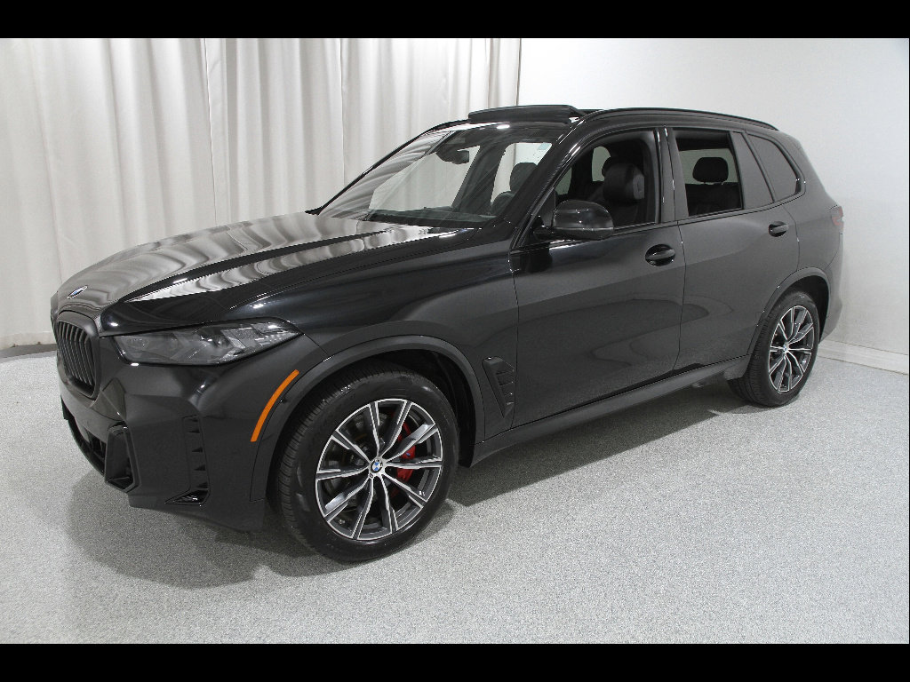 Used 2025 BMW X5 xDrive40i w/ M Sport Package AWD/4WD image 3