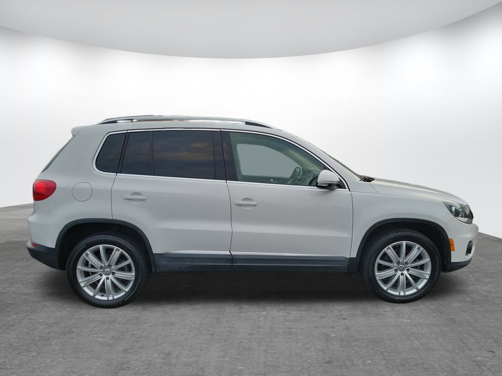Used 2013 Volkswagen Tiguan SEL image 22