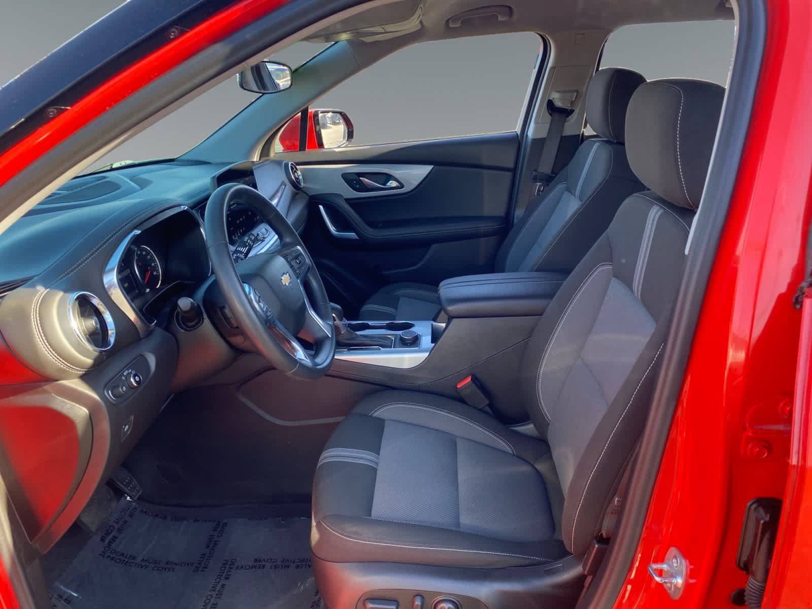 Used 2025 Chevrolet Blazer LT FWD image 9