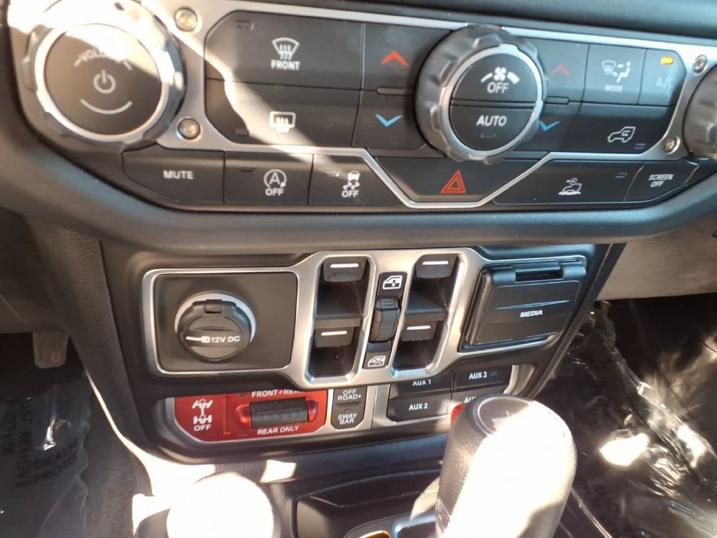 Used 2026 Jeep Wrangler Unlimited Rubicon AWD/4WD image 25