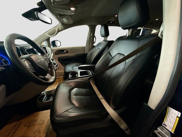 Used 2019 Chrysler Pacifica Touring-L Plus w/ Advanced Safetytec Group image 22