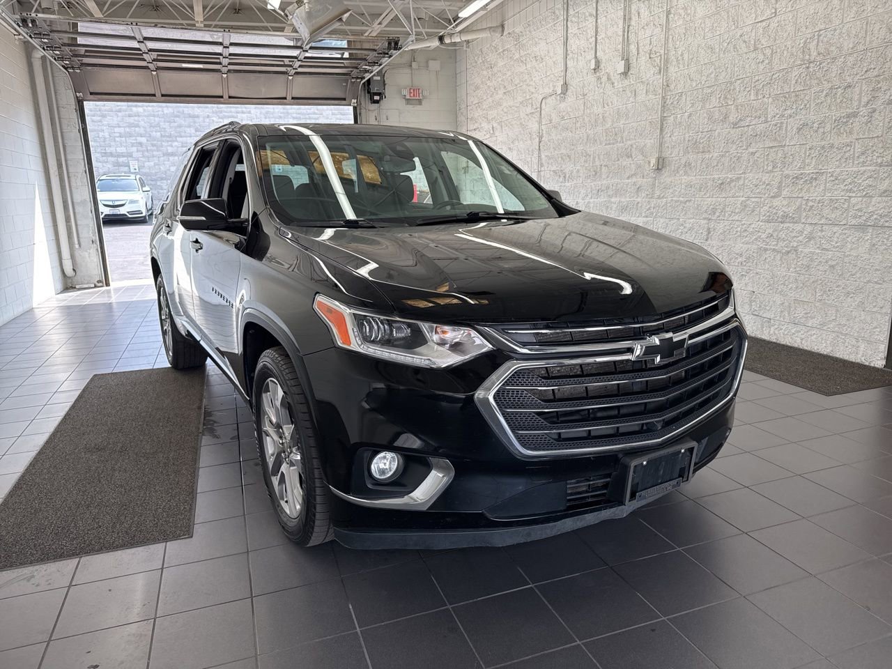 Used 2020 Chevrolet Traverse Premier image 2