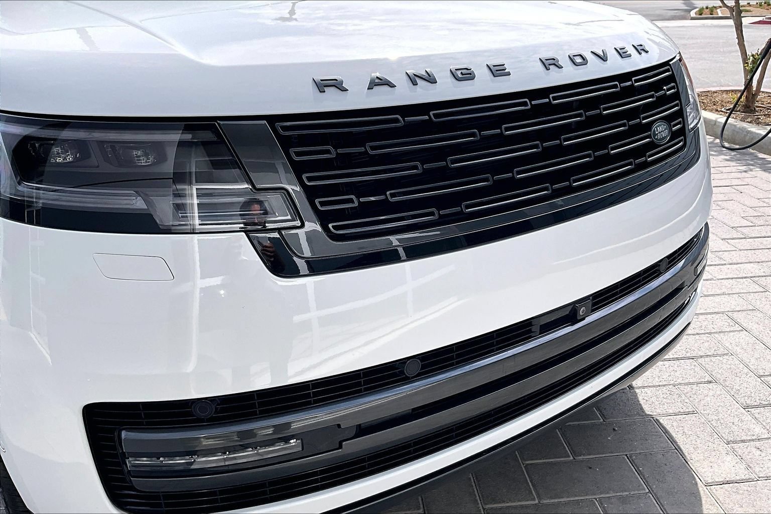 Used 2024 Land Rover Range Rover Long Wheelbase SE AWD/4WD image 30