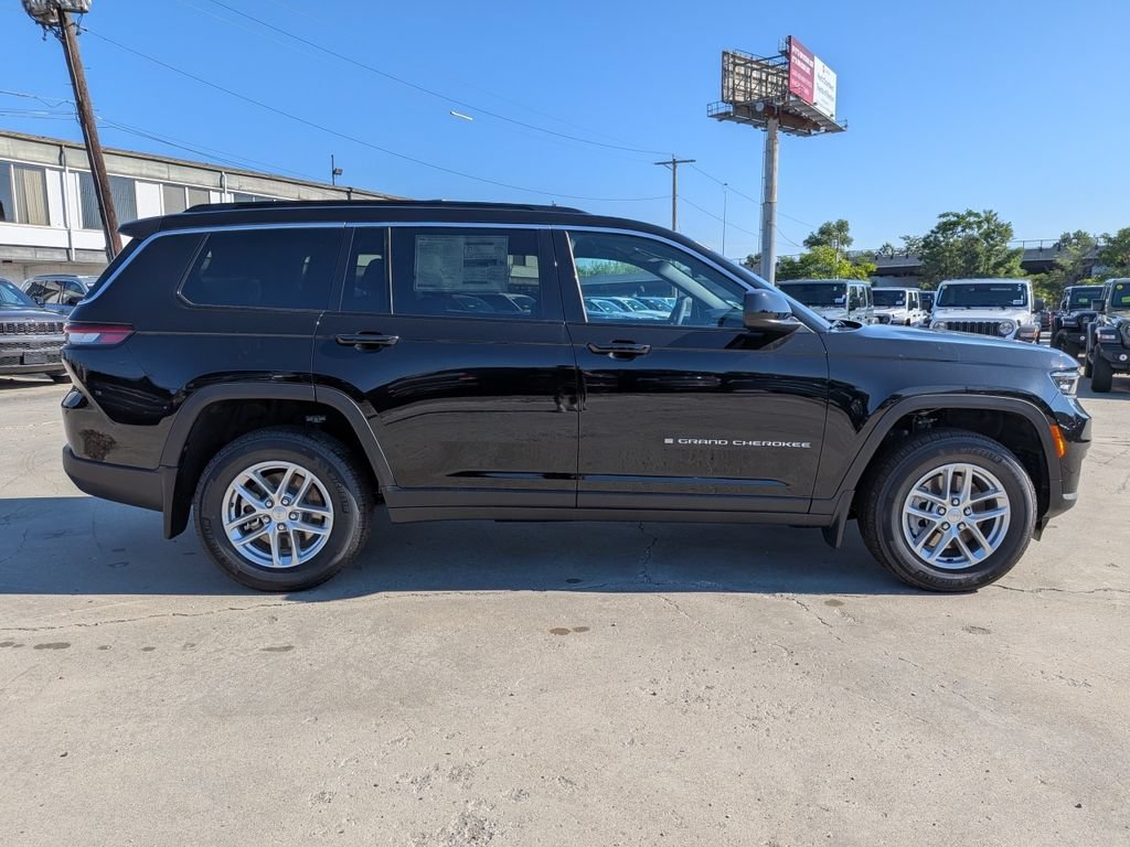 New 2026 Jeep Grand Cherokee L Laredo w/ MOPAR Finishing Package AWD/4WD image 6