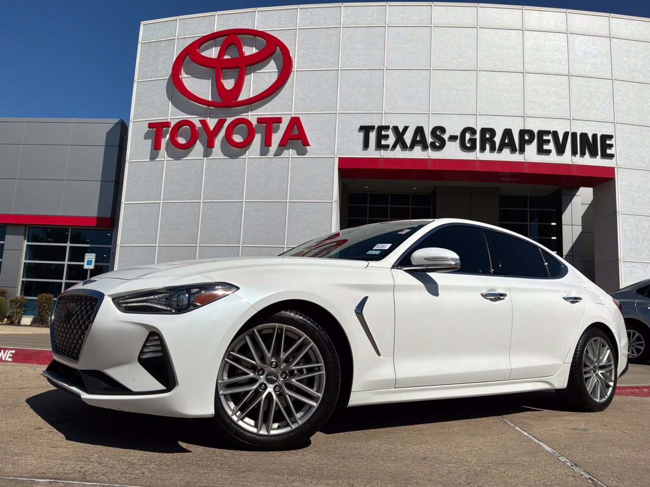 Used 2021 Genesis G70 2.0T RWD image 2
