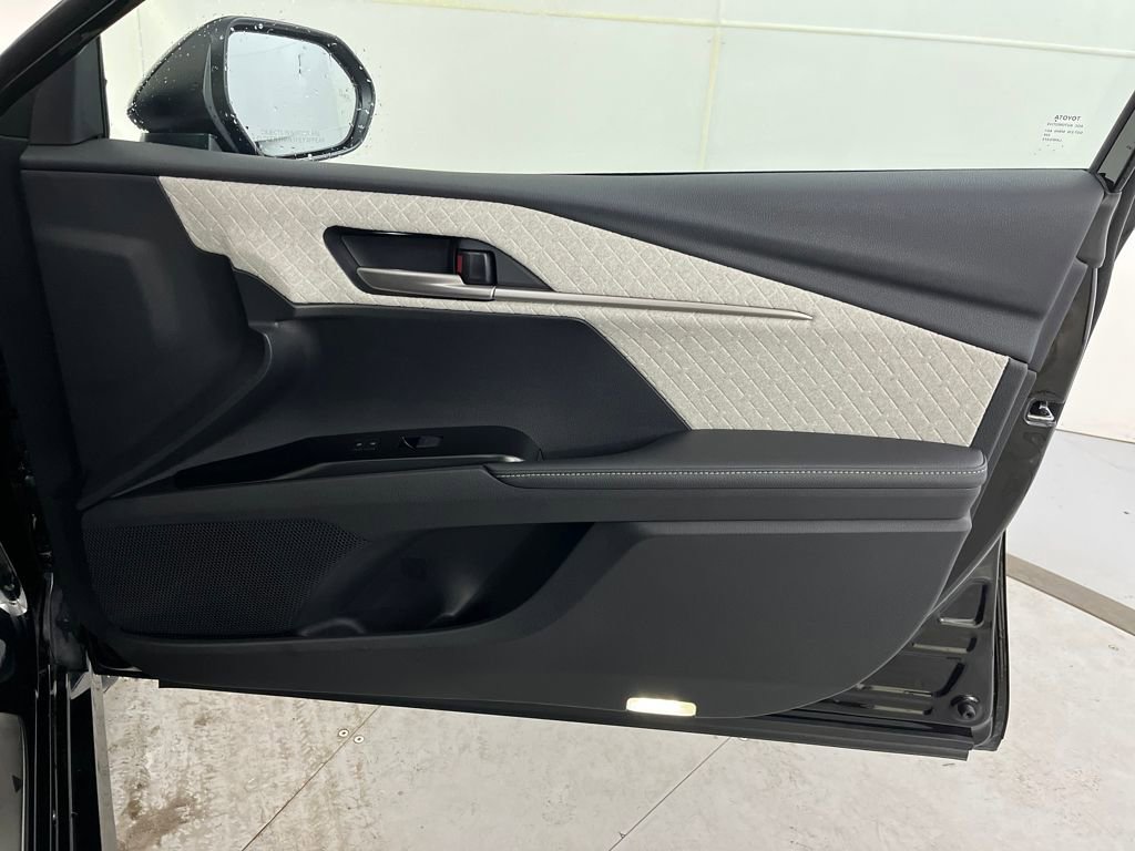 Used 2026 Toyota Camry XLE w/ Premium Plus Package image 30