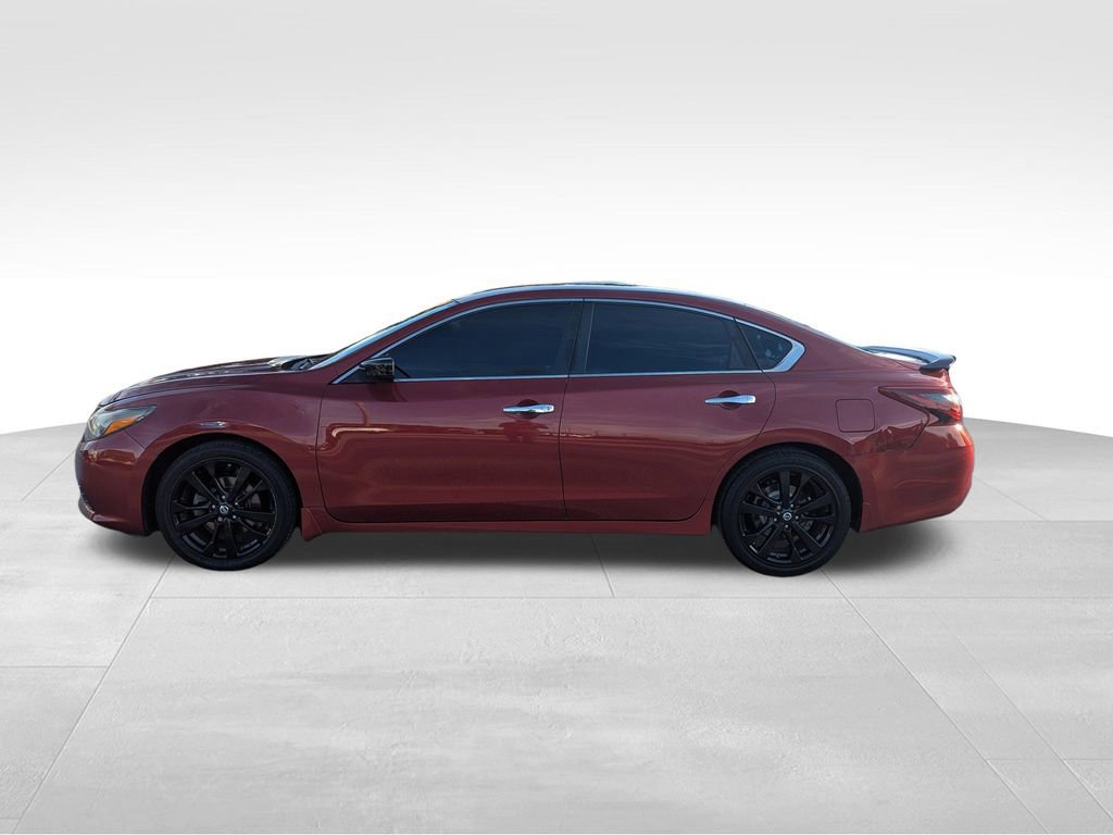 Used 2017 Nissan Altima 2.5 SR w/ Midnight Edition Package image 5