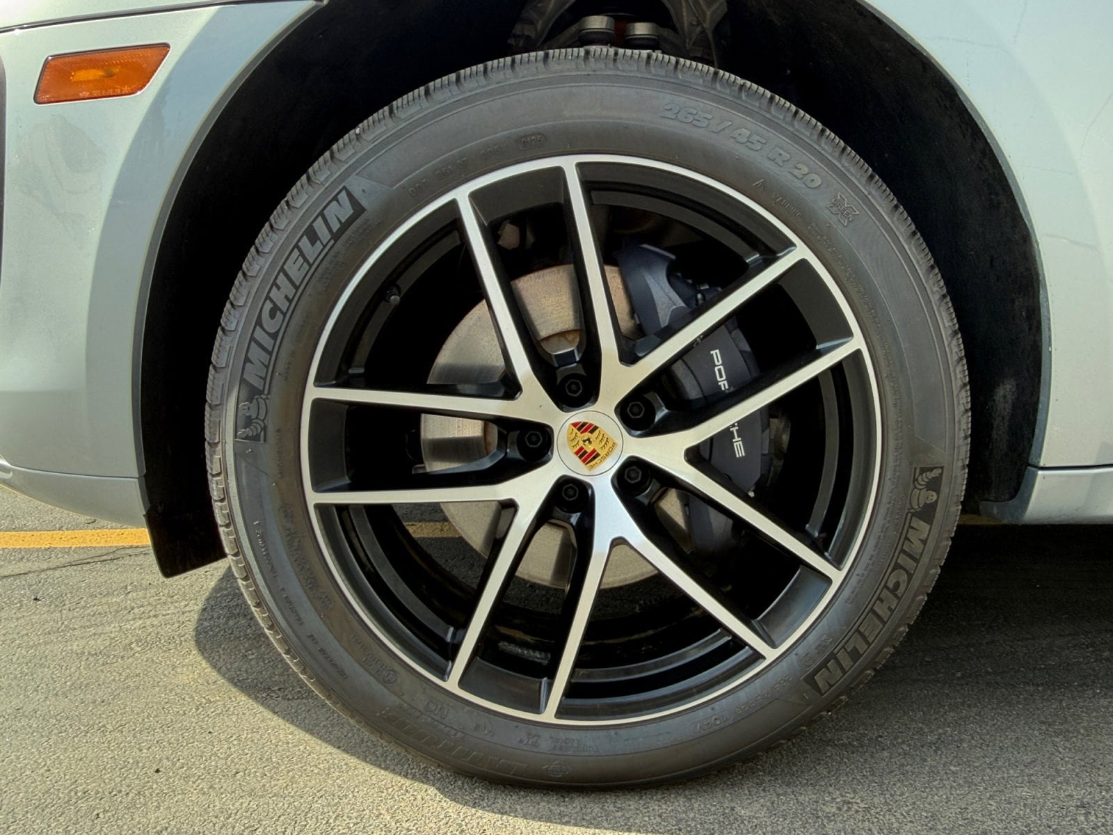 Used 2025 Porsche Macan image 11