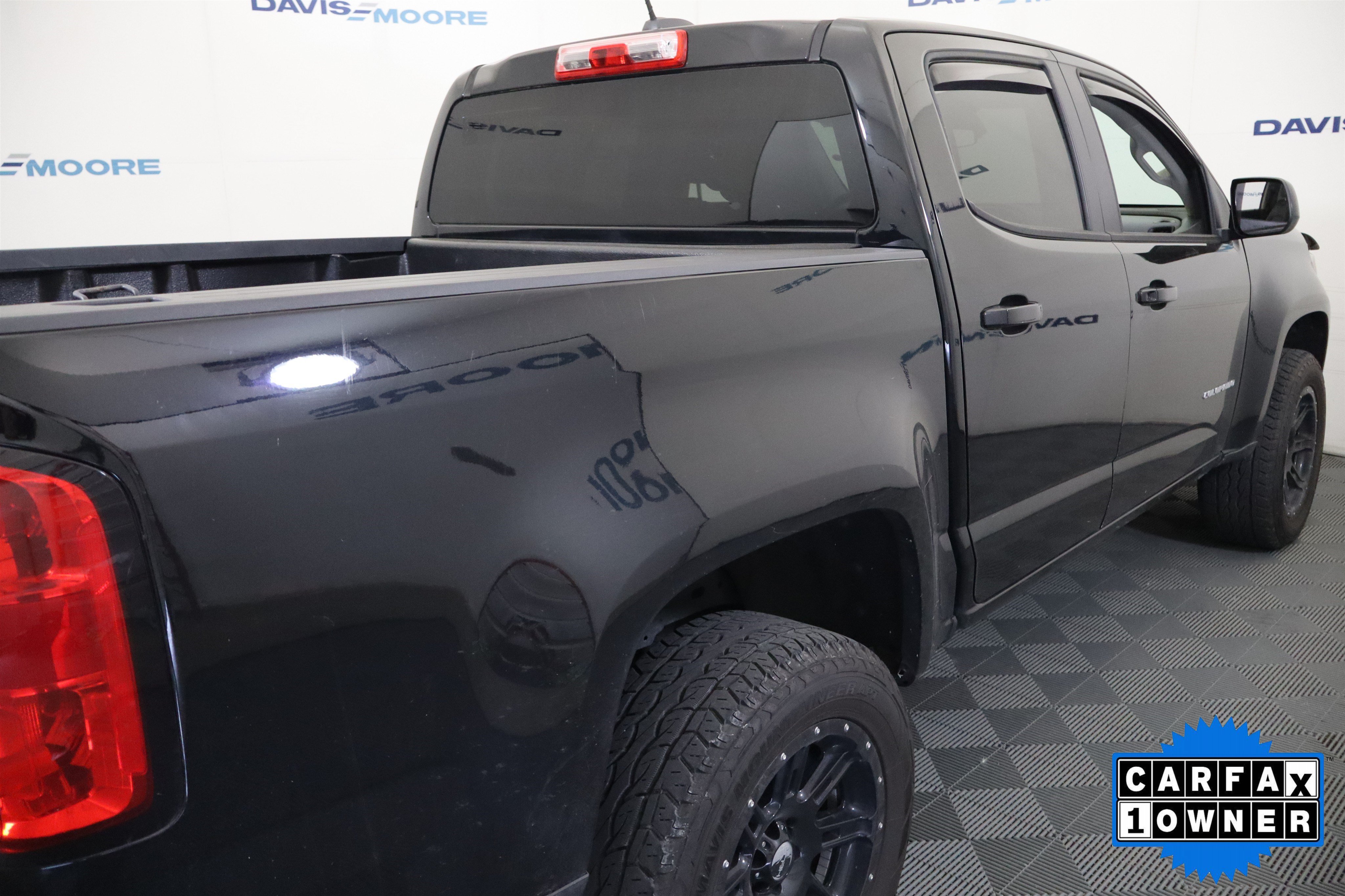 Used 2022 Chevrolet Colorado W/T w/ Custom Special Edition RWD image 13