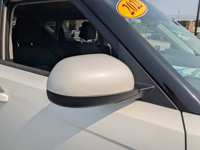 Used 2022 Kia Soul S FWD image 12