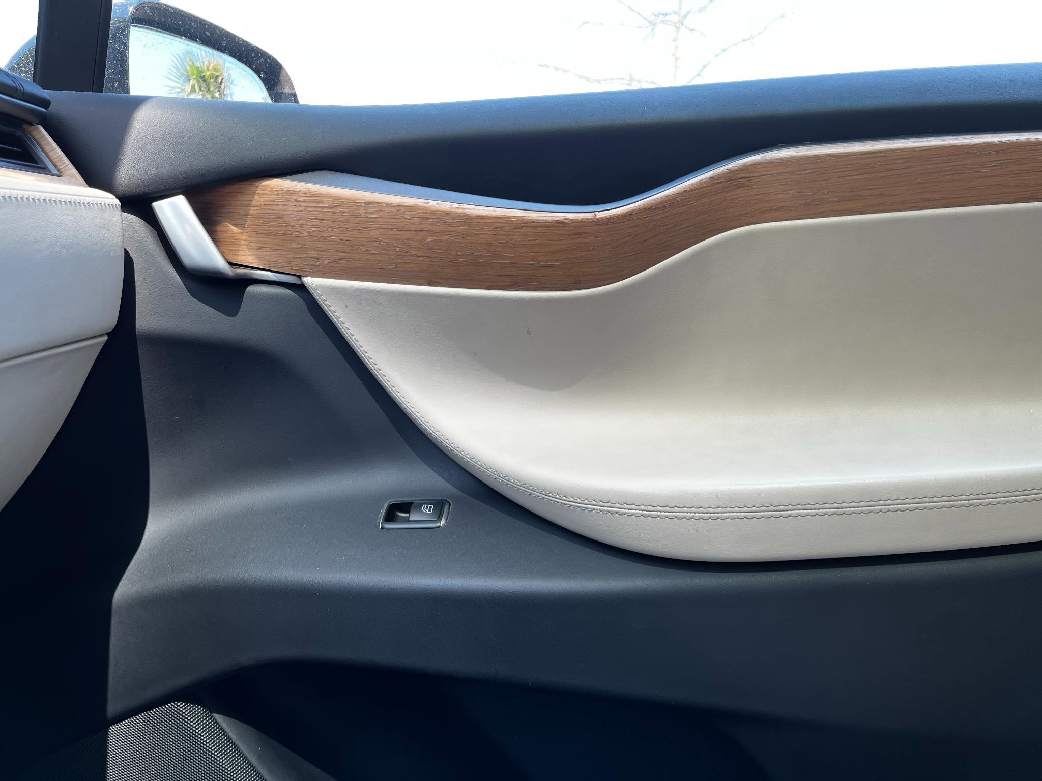 Used 2018 Tesla Model X 100D image 37