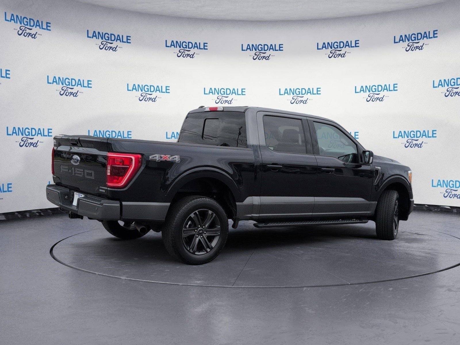 Used 2023 Ford F150 XLT w/ Equipment Group 302A High AWD/4WD image 4