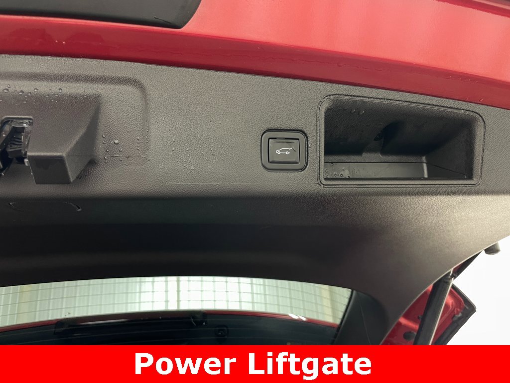 Used 2024 GMC Terrain SLT image 43