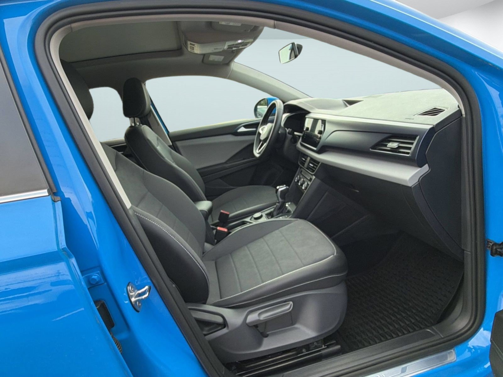 Certified 2022 Volkswagen Taos SE FWD image 23