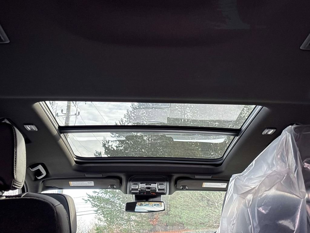 New 2026 GMC Yukon XL Denali w/ Sun & Power Step Package image 6