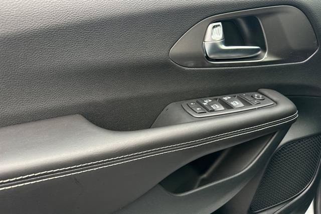New 2026 Chrysler Voyager LX FWD image 7