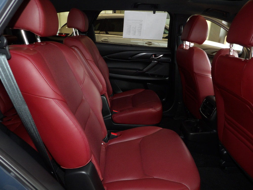 Certified 2023 MAZDA CX-9 Carbon Edition image 18