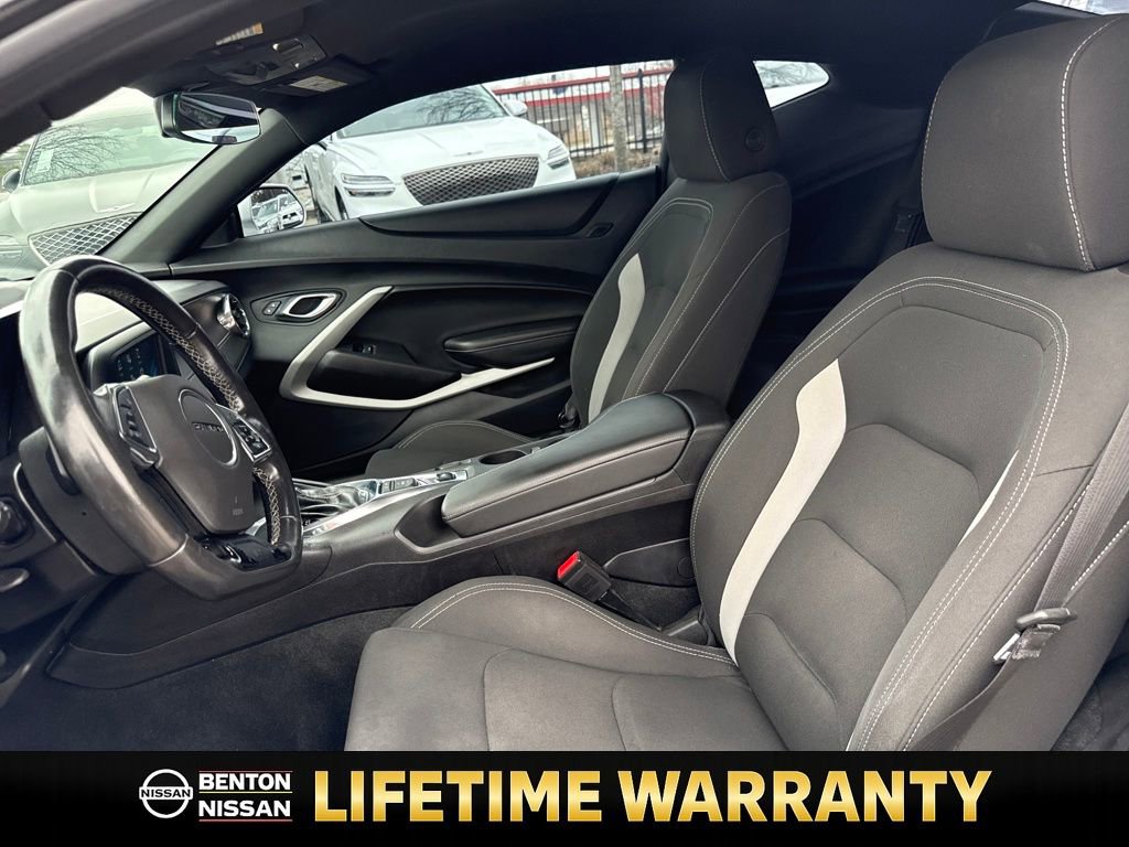 Used 2018 Chevrolet Camaro LT image 10