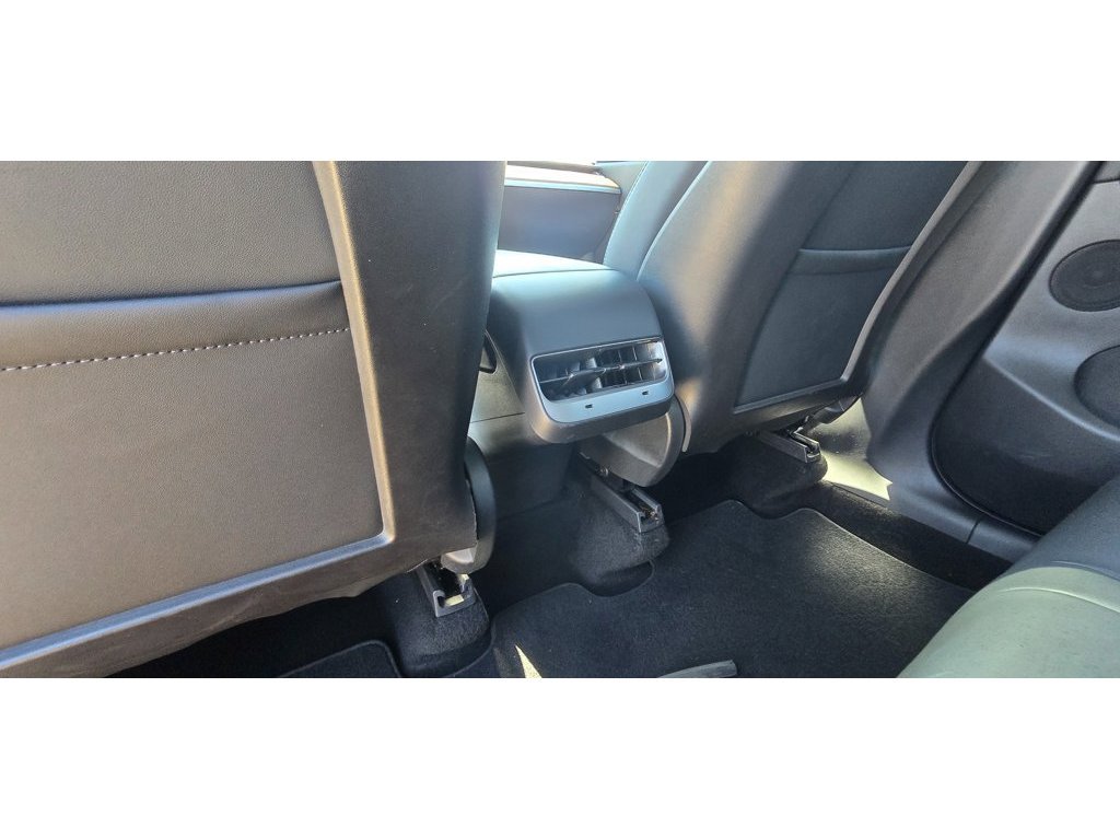 Used 2020 Tesla Model Y Long Range AWD/4WD image 31
