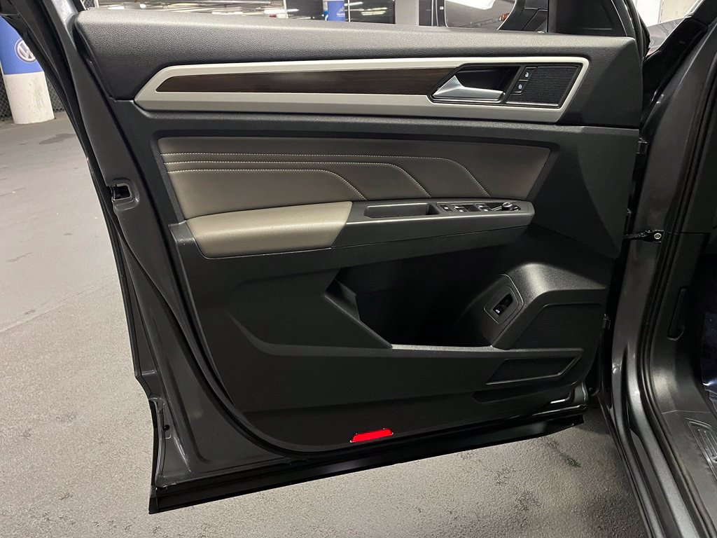 Used 2023 Volkswagen Atlas SE w/ Panoramic Sunroof Package FWD image 20