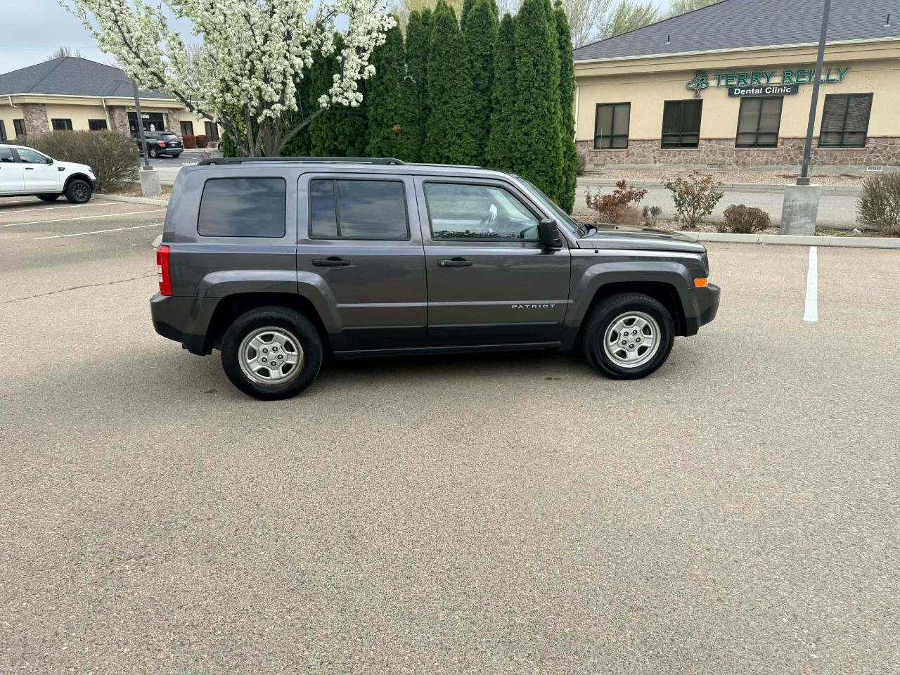 Used 2016 Jeep Patriot Sport image 6