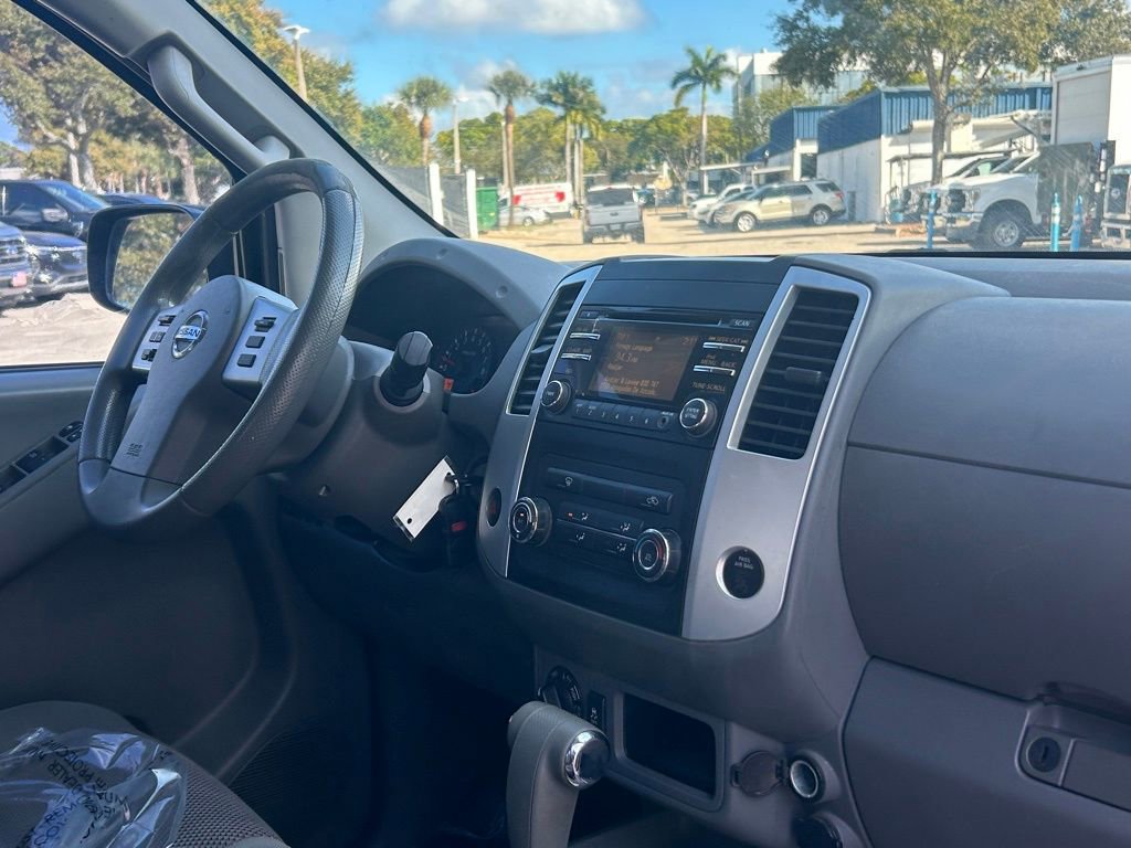 Used 2014 Nissan Frontier SV image 23