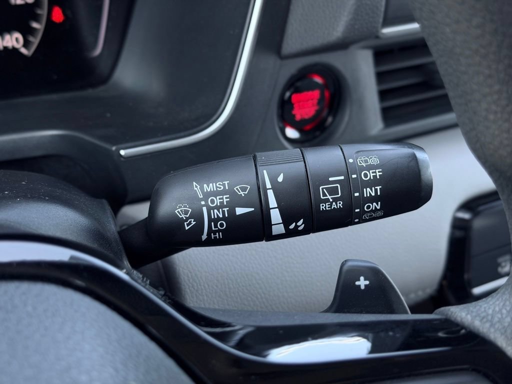 Used 2023 Honda Pilot LX image 32
