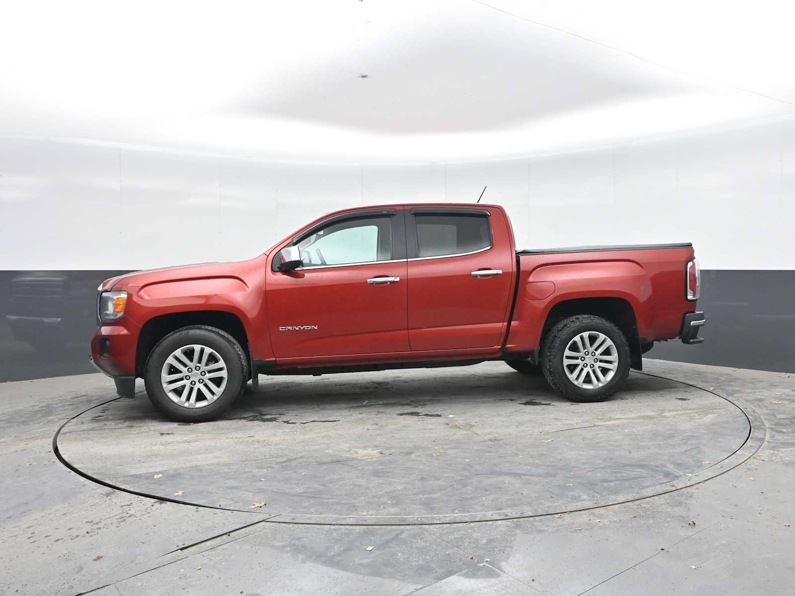 Used 2015 GMC Canyon SLT w/ Driver Alert Package AWD/4WD image 4