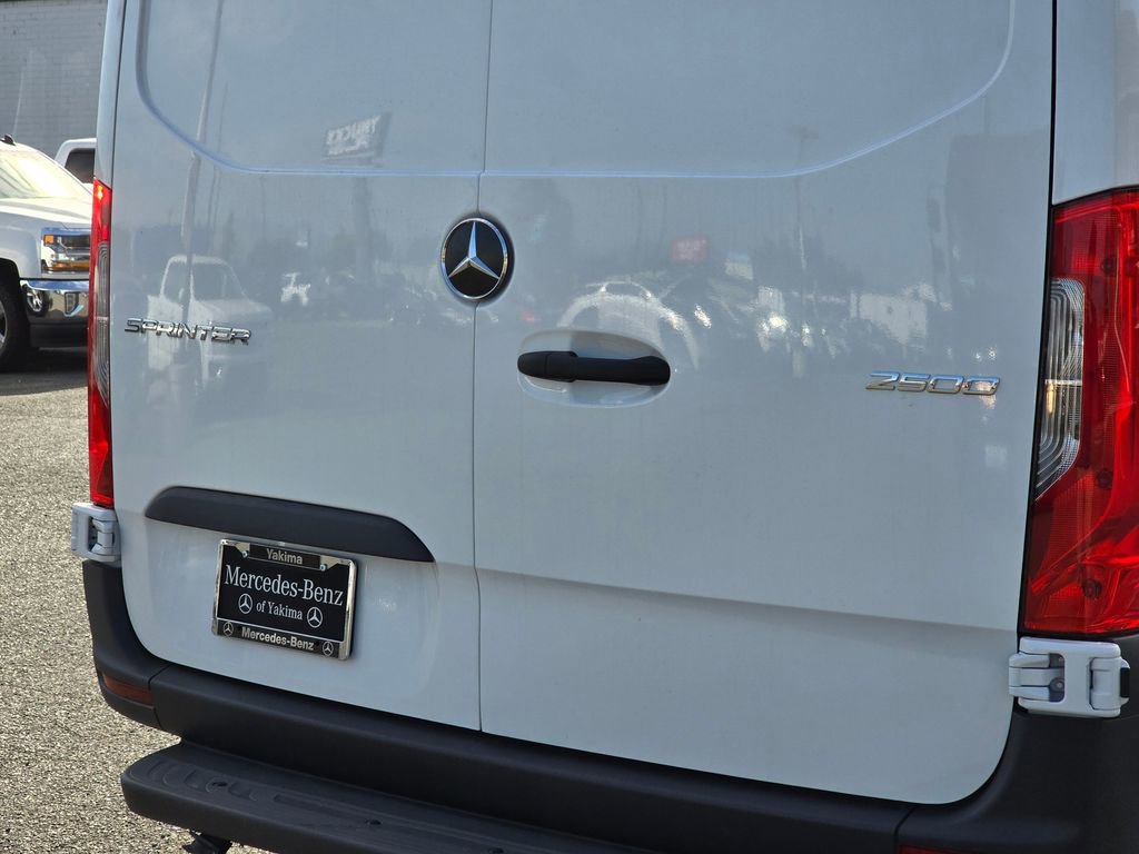 Used 2024 Mercedes-Benz Sprinter 2500 image 18