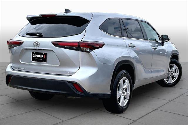 Certified 2024 Toyota Highlander LE FWD image 13