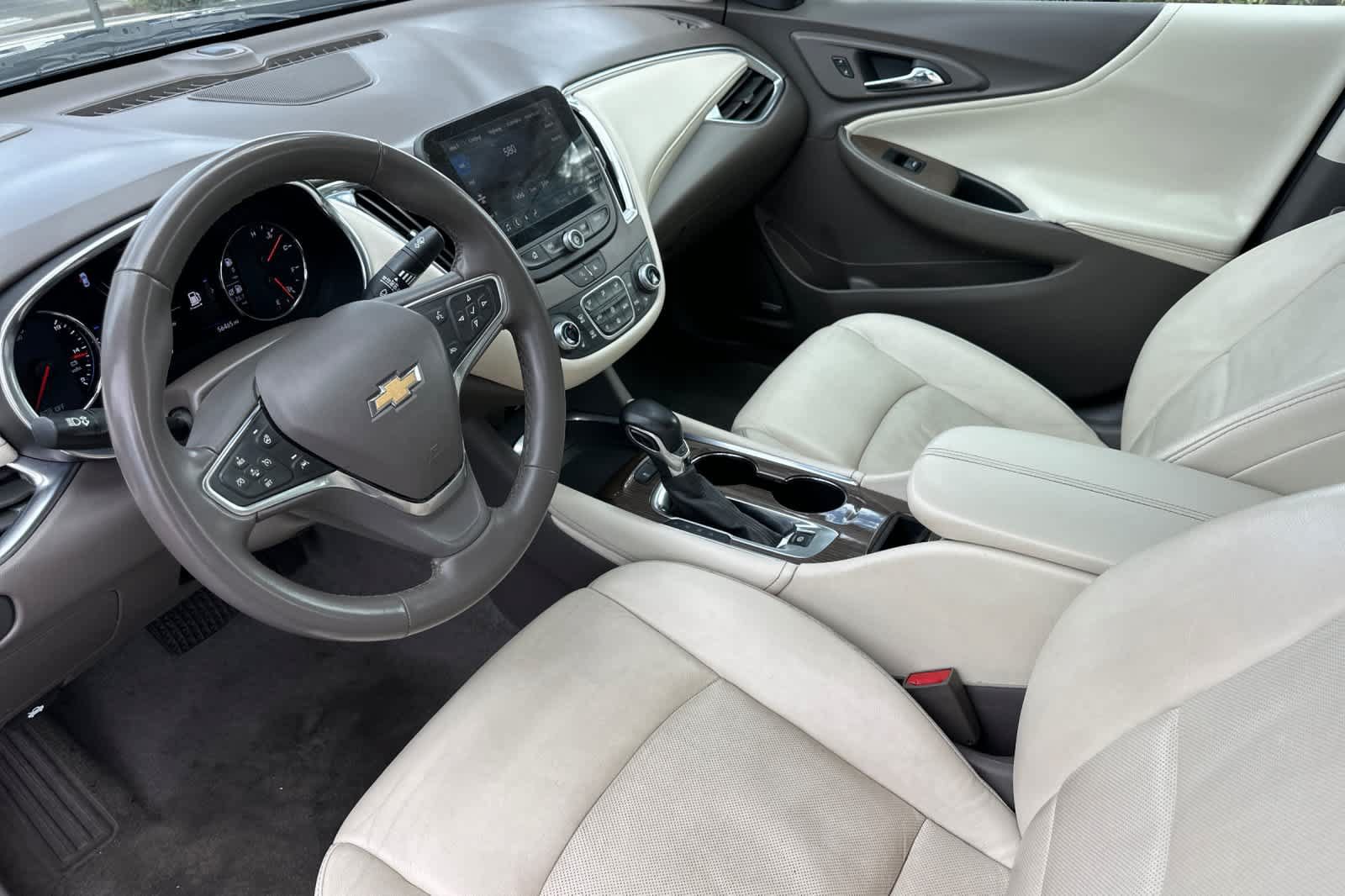 Used 2024 Chevrolet Malibu LT FWD image 12