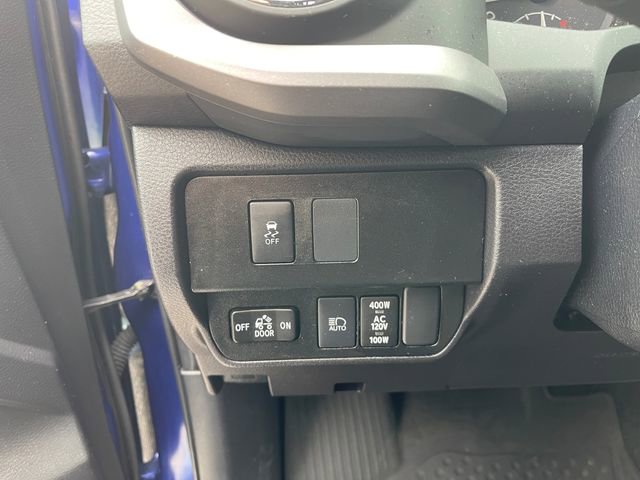 Used 2022 Toyota Tacoma TRD Off-Road w/ Technology Package AWD/4WD image 19