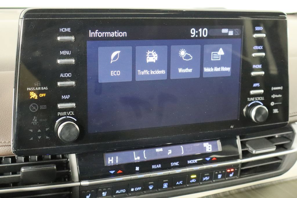 Used 2024 Toyota Sienna Platinum image 39