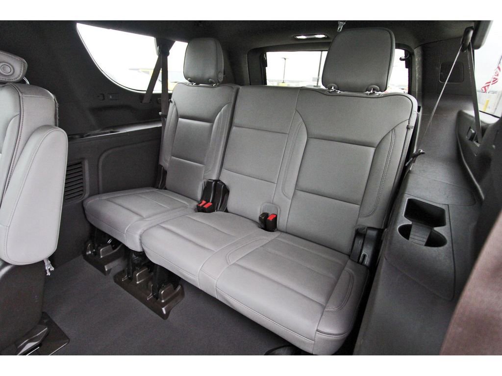 Used 2023 GMC Yukon XL SLT image 13