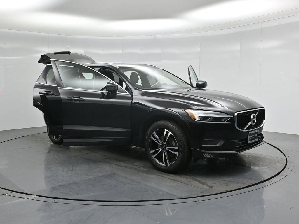 Used 2021 Volvo XC60 T5 Momentum w/ Premium Package image 30