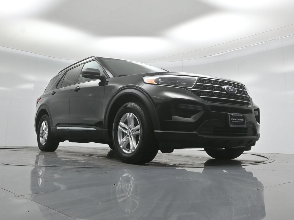 Certified 2023 Ford Explorer XLT RWD image 44