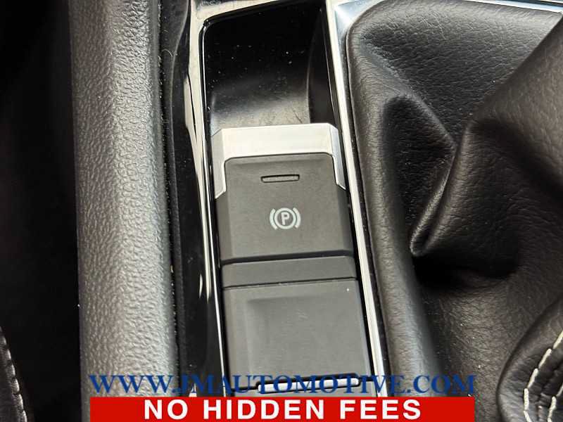 Used 2024 Volkswagen Taos SE AWD/4WD image 36
