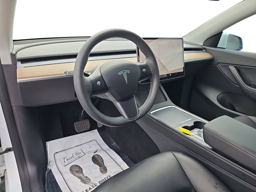 Used 2022 Tesla Model Y Long Range AWD/4WD image 16