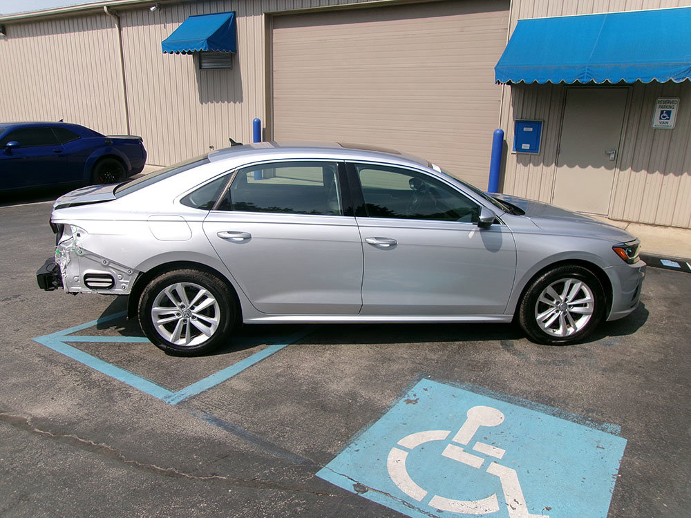 Used 2020 Volkswagen Passat 2.0T SE FWD image 2