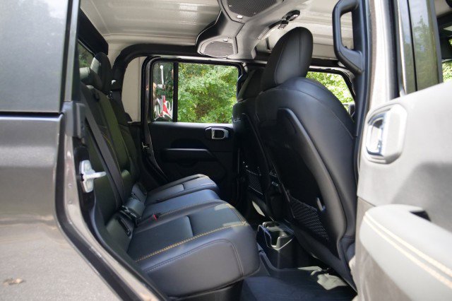Used 2025 Jeep Gladiator Sport image 44