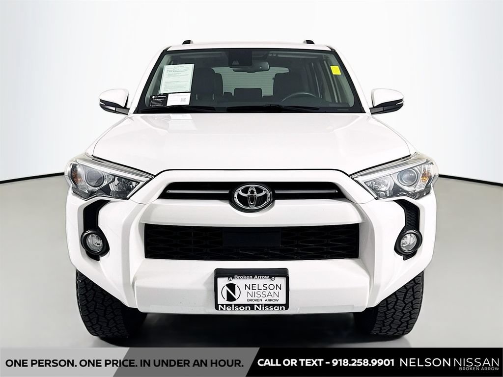 Used 2020 Toyota 4Runner SR5 Premium AWD/4WD image 2