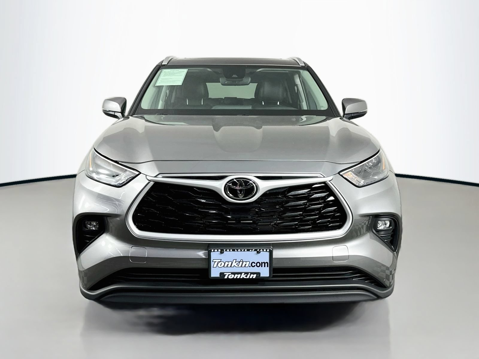 Certified 2026 Toyota Highlander XLE AWD/4WD image 2