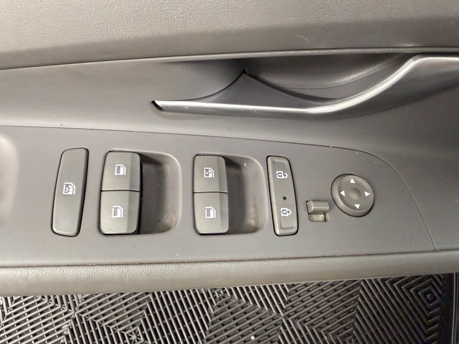 Used 2021 Hyundai Elantra SEL FWD image 8
