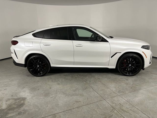 Used 2025 BMW X6 M60i w/ Parking Assistance Package image 9