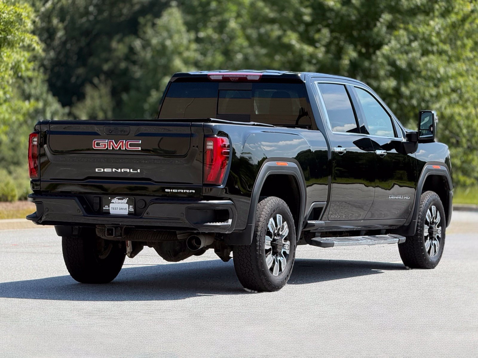 Used 2025 GMC Sierra 2500 Denali w/ Denali Reserve Package AWD/4WD image 11
