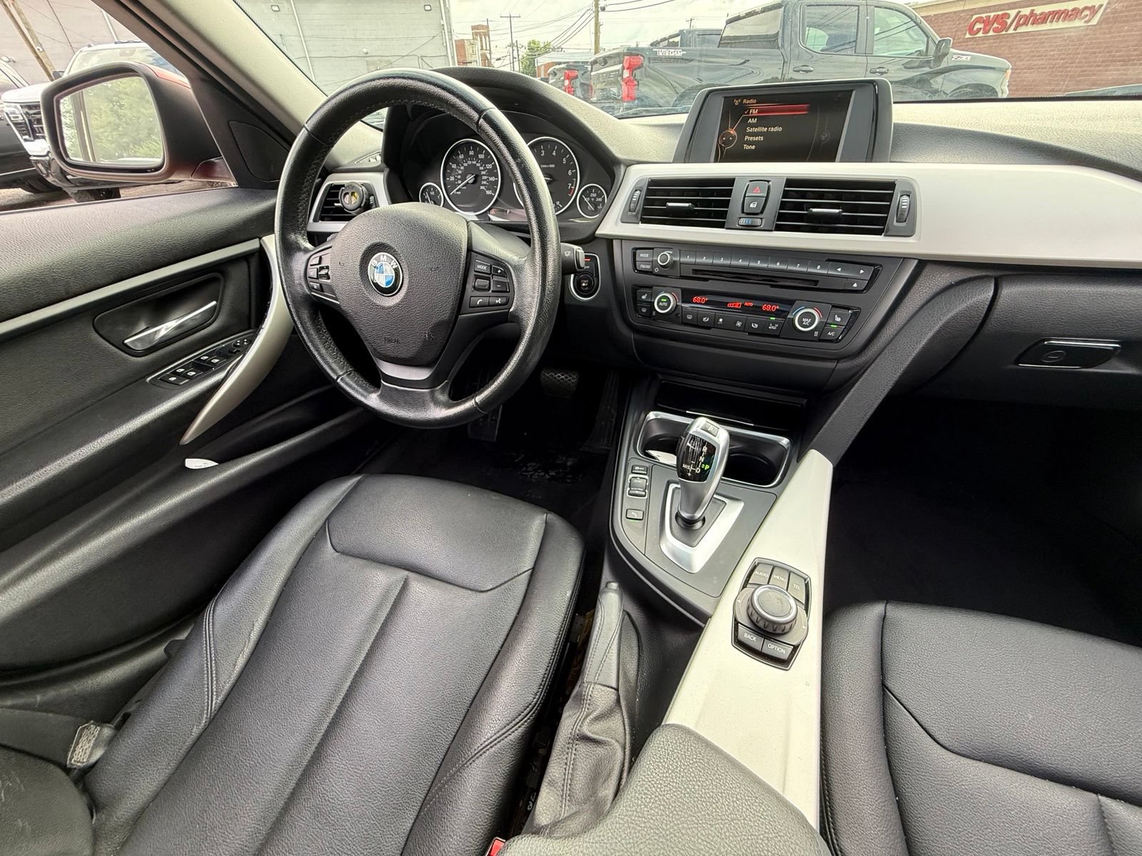 Used 2015 BMW 320i xDrive Sedan AWD/4WD image 3