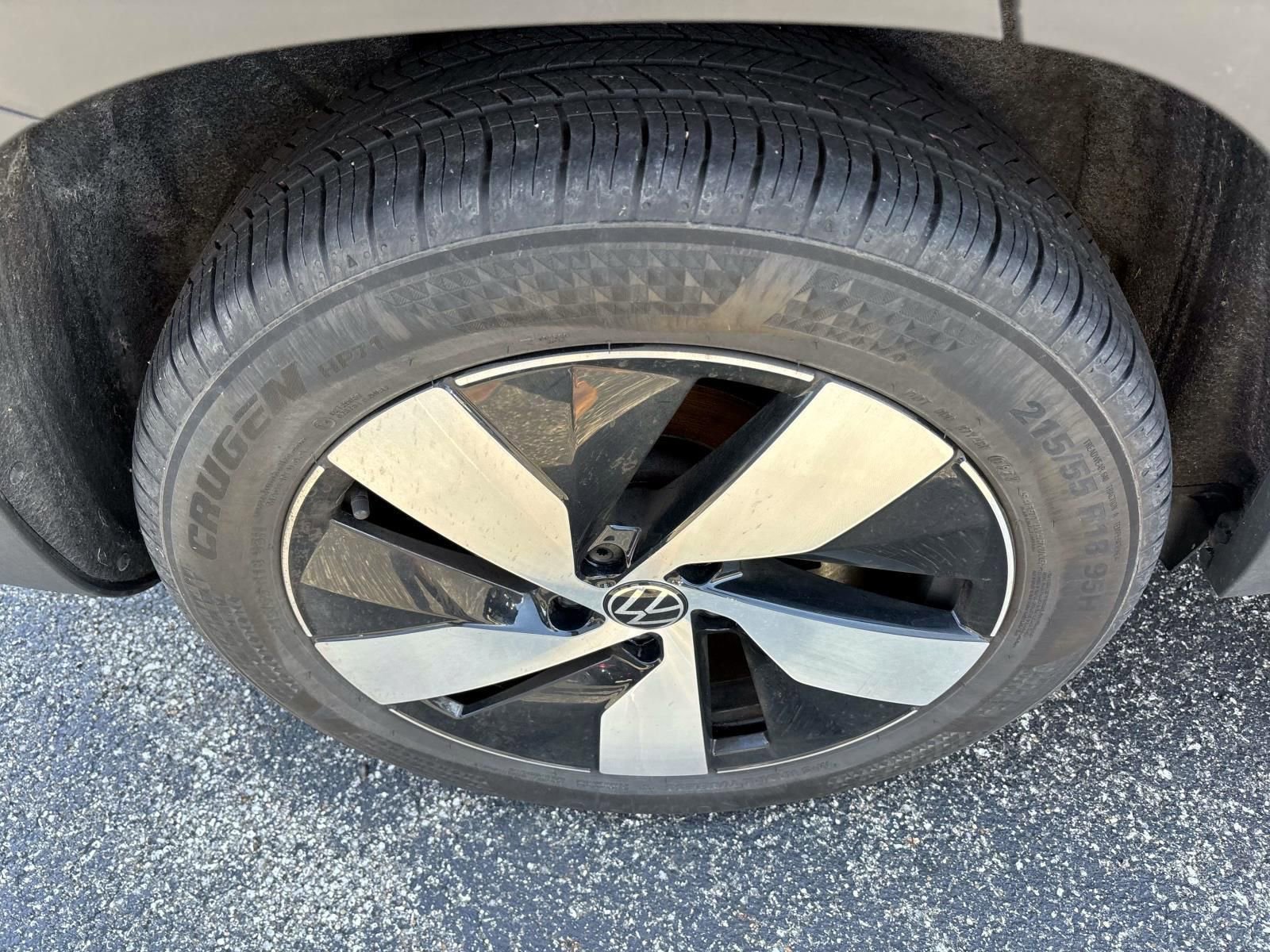 Used 2023 Volkswagen Taos S w/ Driver Assistance Package image 10