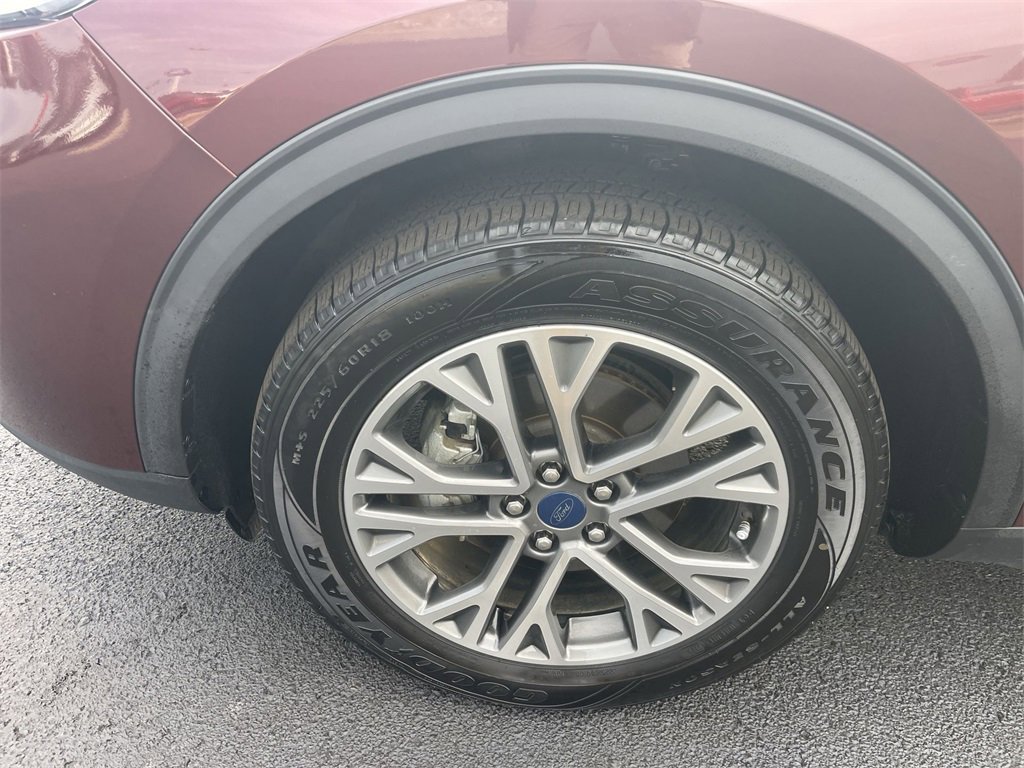 Used 2021 Ford Escape SEL w/ Technology Package image 16